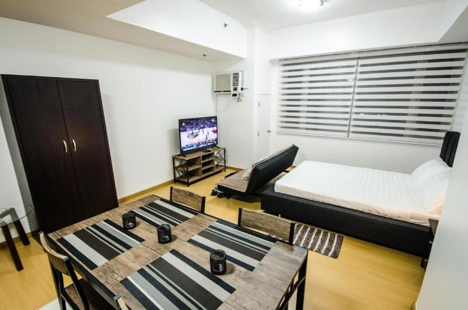 Prime Avant Bgc Location Apartments By Ph Staycation มะนิลา ภายนอก รูปภาพ