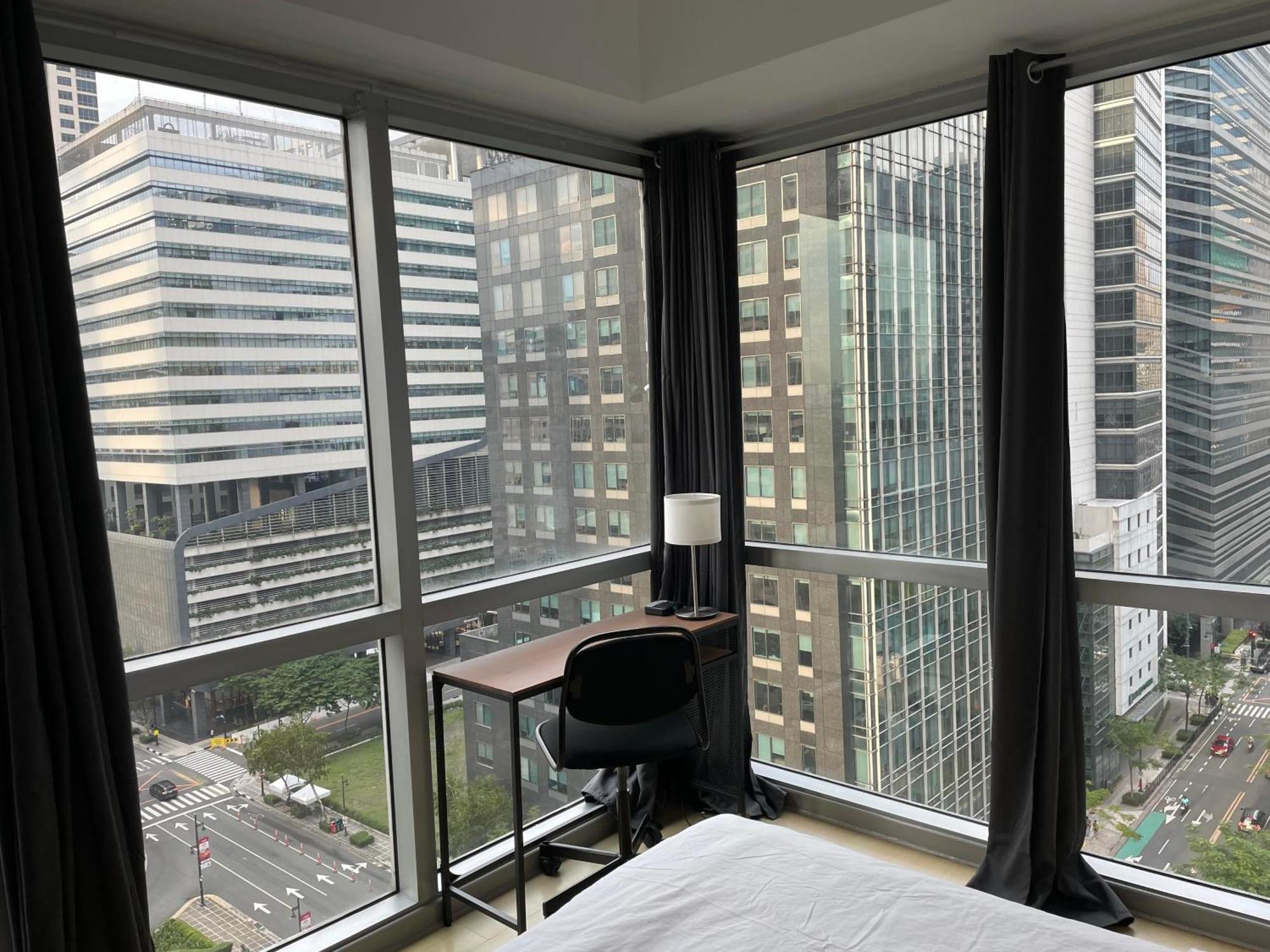 Prime Avant Bgc Location Apartments By Ph Staycation มะนิลา ภายนอก รูปภาพ