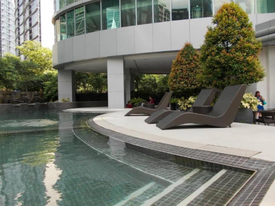 Prime Avant Bgc Location Apartments By Ph Staycation มะนิลา ภายนอก รูปภาพ